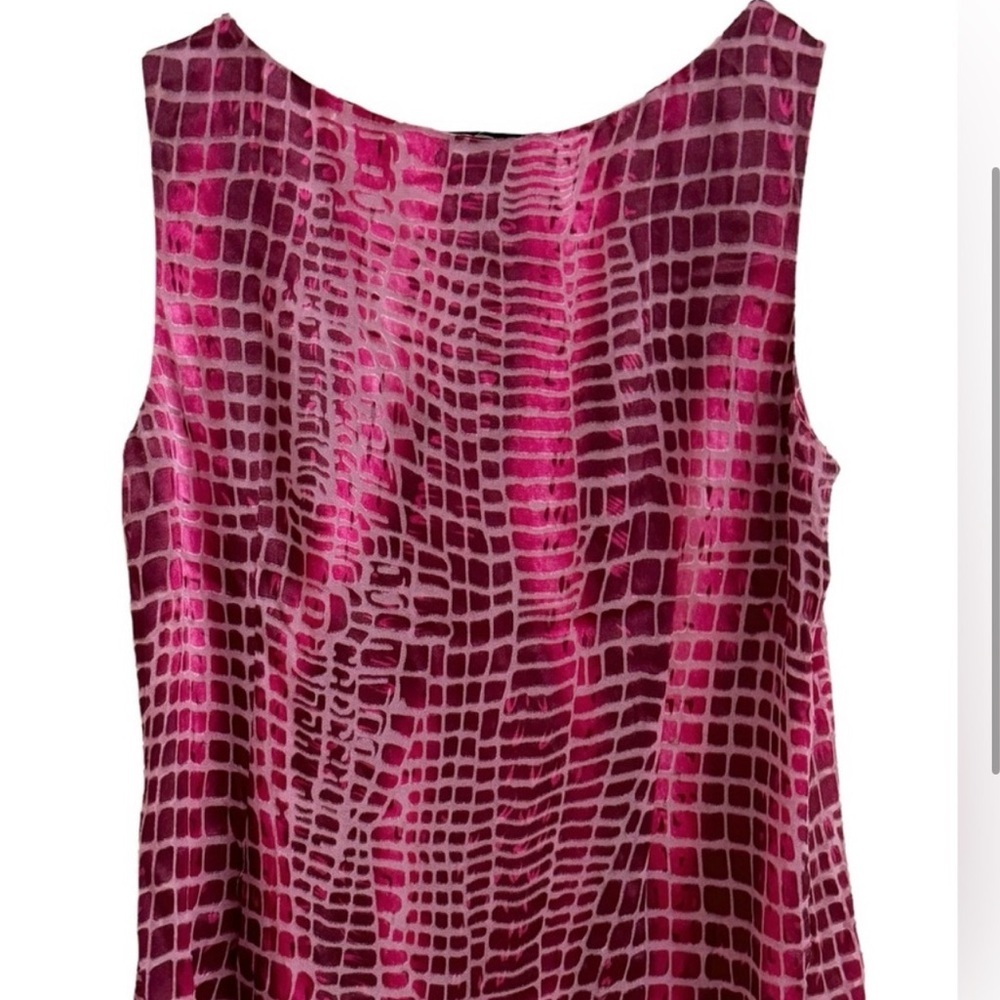 St. John Magenta Croc-Print Silk Tank - Picture 3 of 7